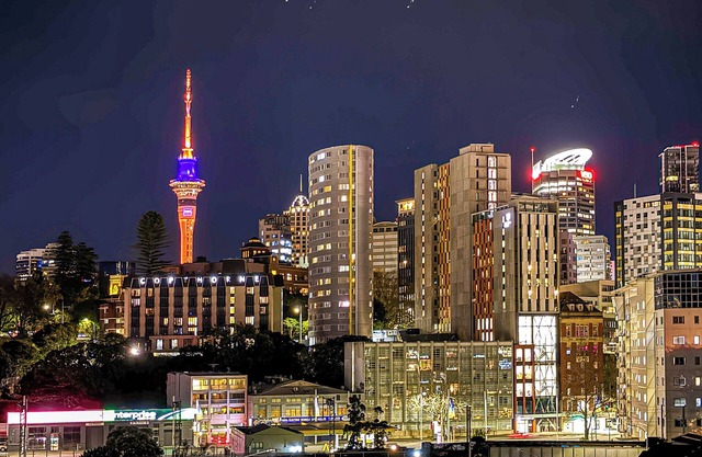 Modern Parnell Haven | Large Balcony Views, Parking & Gym