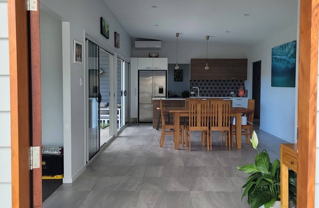 Modern Private 4 bedroom house