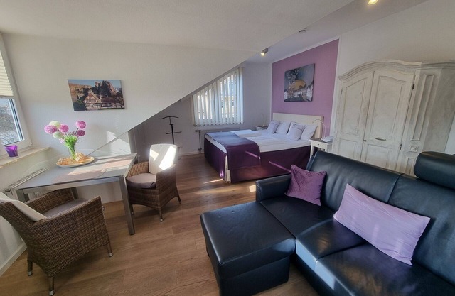 Modern, quiet 1-room comfort apartment - balcony, WLAN, TV, spa area