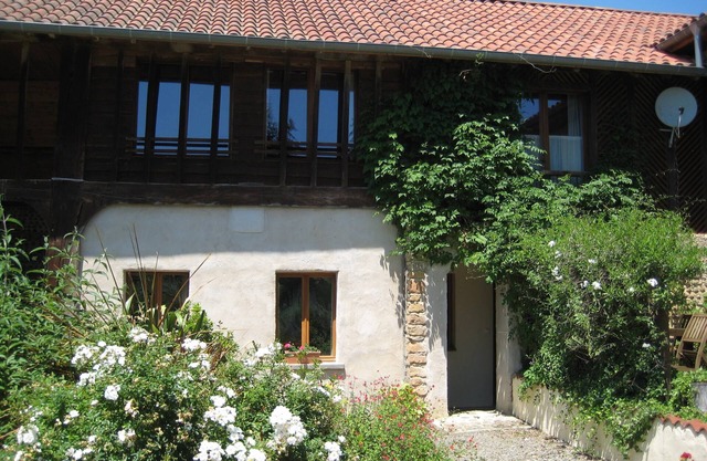 Modern renovated barn in the Pyrenees, large outdoor space & large pool