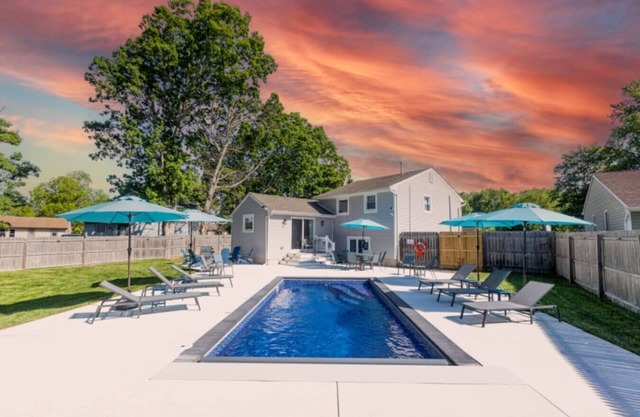 Modern Renovated Retreat w/Pool in North Cape May