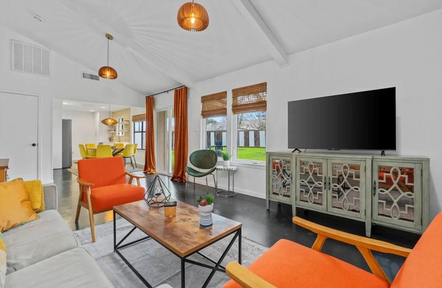Modern Retro House w/Hot Tub & Pet Friendly