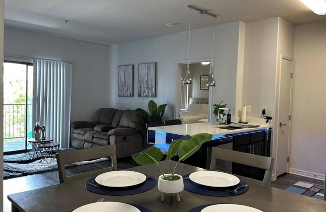 Modern Spacious 2BR/2BA in Vegas