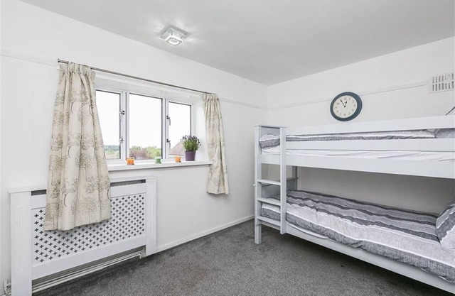 Modern Spacious 4 Bedroom Property in Desirable Part of Town
