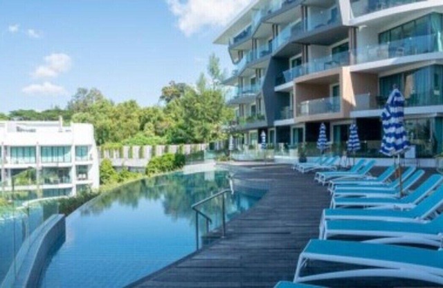Modern Studio Condo with private Rooftop Terrace and Jacuzzi