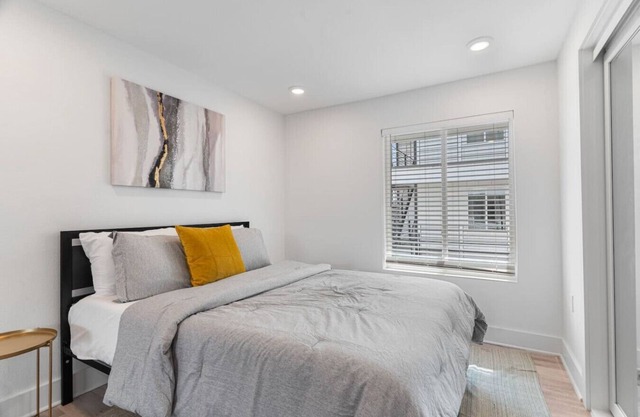 Modern Stylish Oasis in Downtown Dallas w Parking