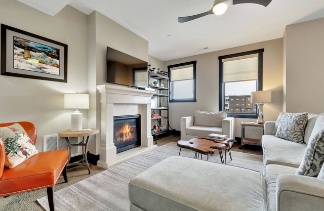 Modern Summer Condo by InvitedHome | Pool, Hot Tub, Canyons, Drive to Old Town