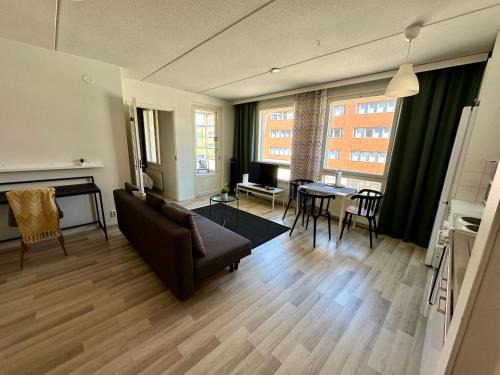 Modern two-room flat with balcony near metro