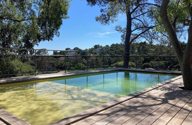 Modern villa with pool, in the heart of Garrigue
