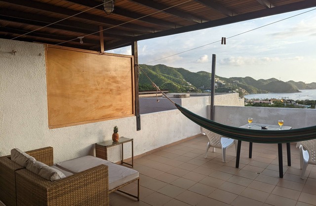 Moderna casa amoblada con vista al mar