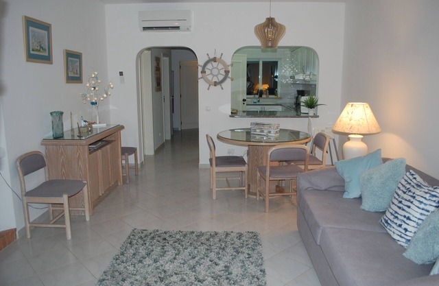 ModGround Floor 2 Twin Bedroom Apartment ,2 bathrooms,south facing,Private Patio