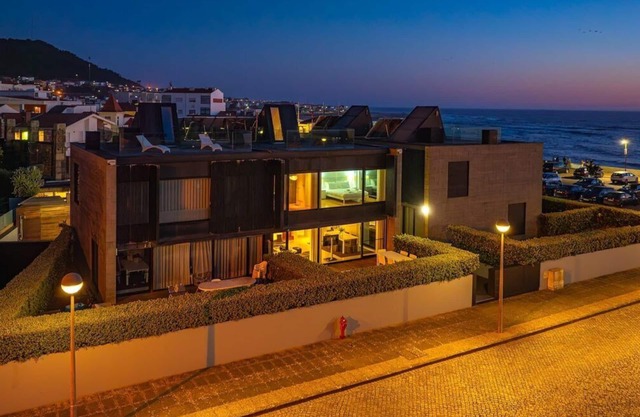 Moledo Front Beach w/Sunset Views and Pool