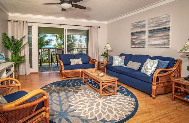 Molokai Island Retreat with Beautiful Ocean Views and Pool - Newly Remodeled!