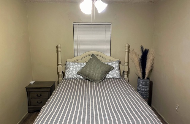 Money Saving Clean Small 1/1 Private Apartment on the Orlando Border.