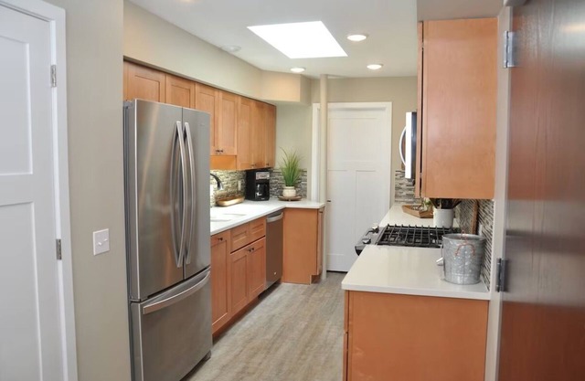 Monogram Luxury Condo-Lakeside (Suite #3)