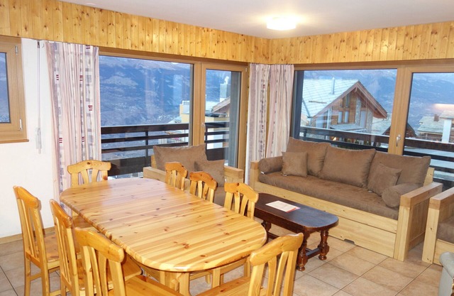 Mont-Rouge E 010 - VIEW apartment 8 pers