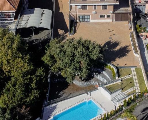 Montalbano Sweet Home, tra l' Etna e il mare