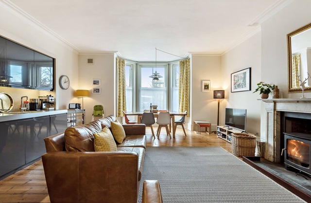 Monteagle Garden Flat - sleeps 6 guests in 3 bedrooms