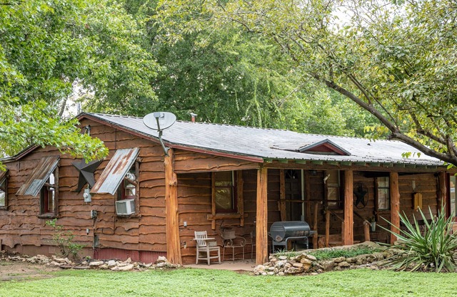 Moon River Ranch - Gate House