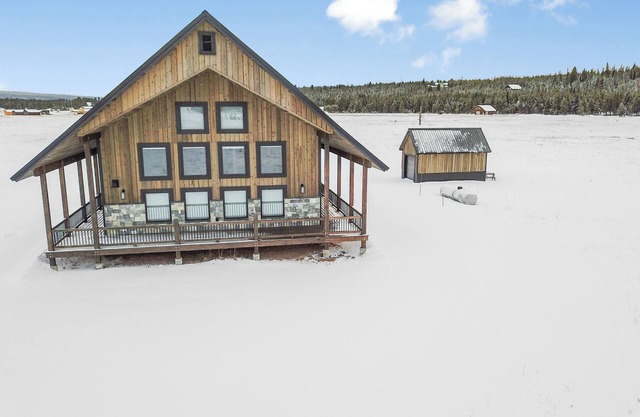 Moonlight Meadows+AC+Hotub+WiFi+20mintoYellowstone
