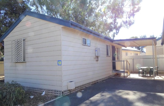 Moonta Bay Cabins - Cabin 12