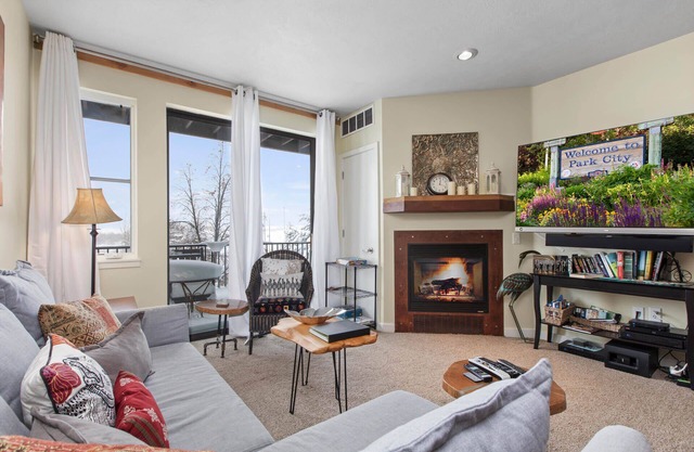 Moose Mgmt at Stillwater 2013: Queen Bed(Casper)-Gym-Hot Tub-Parking-Game room