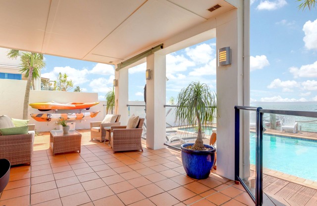 Moreton Bay Beach LodgeUnwind in indulge in discovery