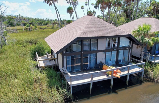 Most unique unit at Sawgrass Landingn1-bedroom waterfront condo in Crystal River