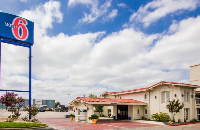 Motel 6-Austin, TX - Midtown