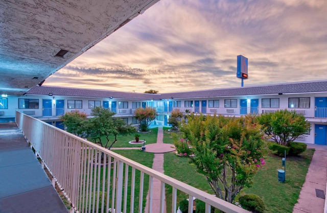 Motel 6 Austin, TX - North