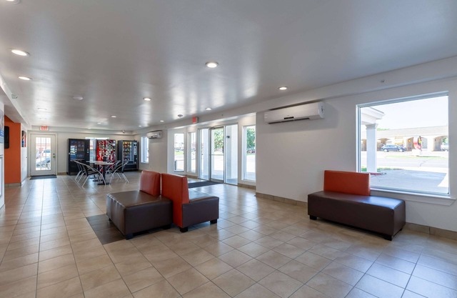 Motel 6 Bryan, TX - University Area