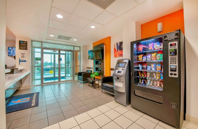 Motel 6 Eagle Pass, TX - Lakeside