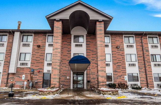 Motel 6 Elk Grove Village, IL