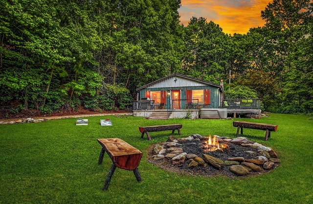 Mountain Cabin- Check out our 360 tour, QR code in the photos!