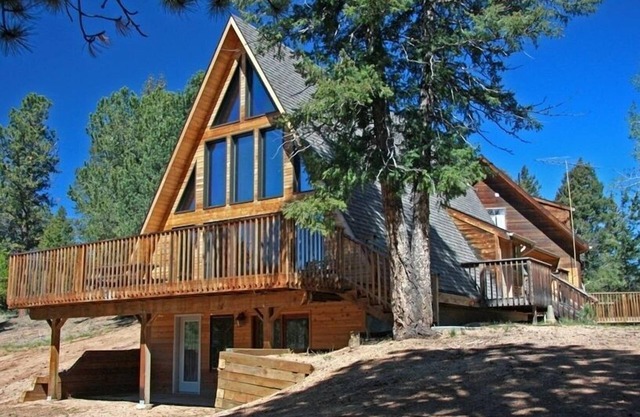 Mountain Chalet W/Pikes Peak View, 10 Bdrms.