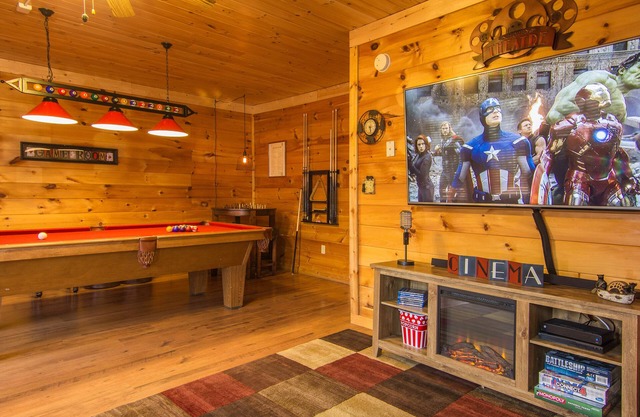 MOUNTAIN COVE CABIN- LUXURY, PET FRIENDLY CABIN- POOL TABLE/HOT TUB/FIRE PIT