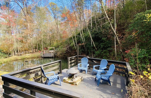 Mountain Creek Cabin VERY private 13 acres with trails, creeks. Bordering USNF!