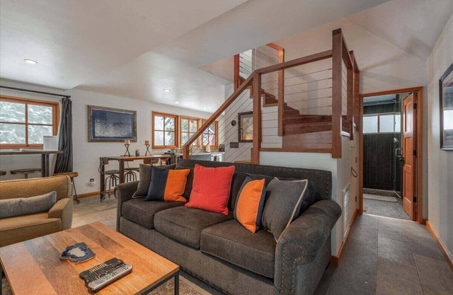 Mountain Highs in Carnelian Bay-Close to town and beaches