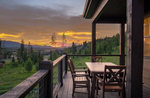 Mountain home near resort w/hot tub & decks