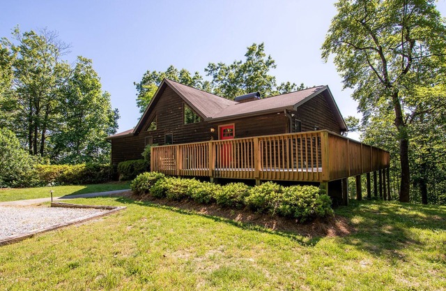 Mountain Home with Privacy near Pisgah National Forest.