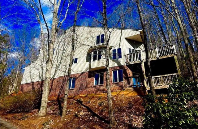 Mountain Melody: LUX Ashville Mtn Home | Hot Tub