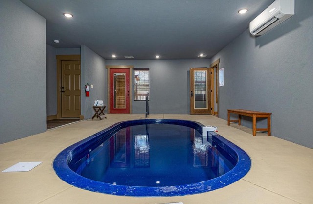 Mountain Sunrise Pool Cottage chalet