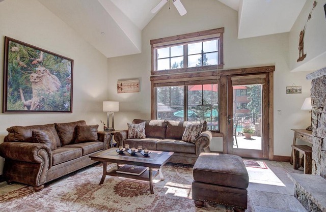 Mountain Thunder Snow Day Townhome - Ski In - Walk To Gondola - High-End Resort