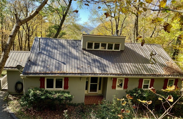 Mountain Top Cabin in Wolf Laurel, just North of Asheville