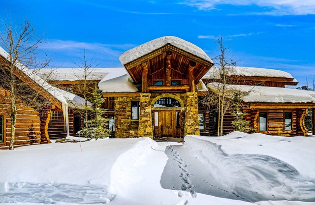Mountain Top Luxury | Cabin in Big Sky w/fireplace, patio, full kitchen, & W/D