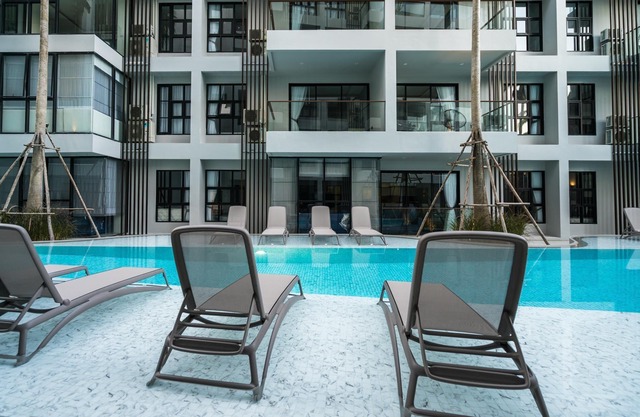 Mountain view apartment in Surin, washer, wifi