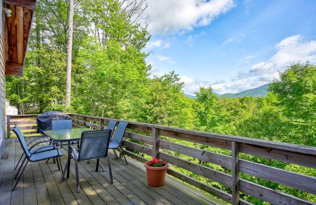 Mountain Views Moon Cottage