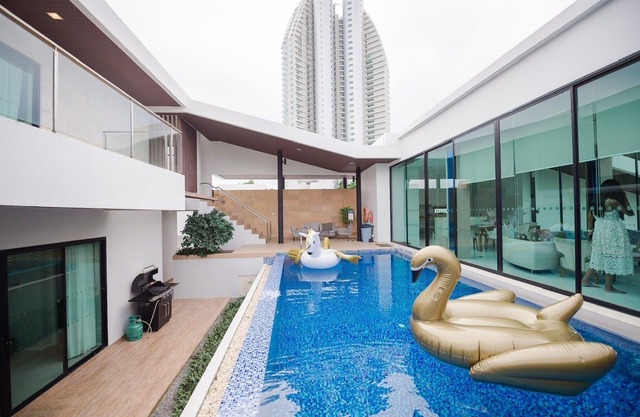 Movenpick Luxury Pool Villa By Hello Pattaya