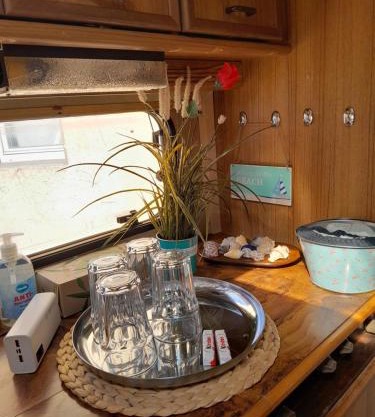 Moving Inn - Retro Übernachten im Wohnwagen, günstig & zentral