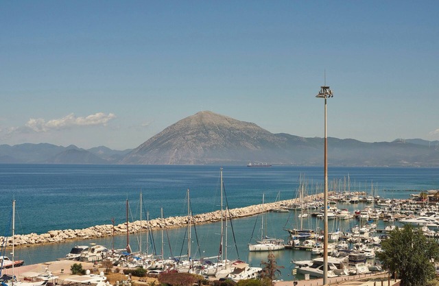 Moxy Patra Marina